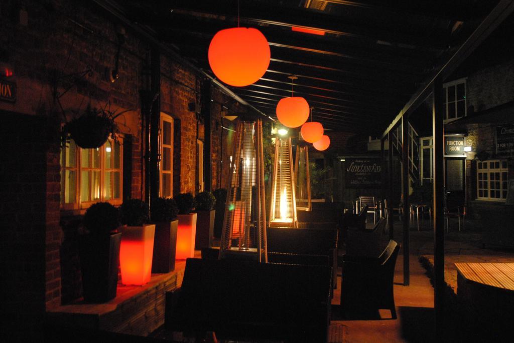 The Old Bell - Warminster 호텔 외부 사진